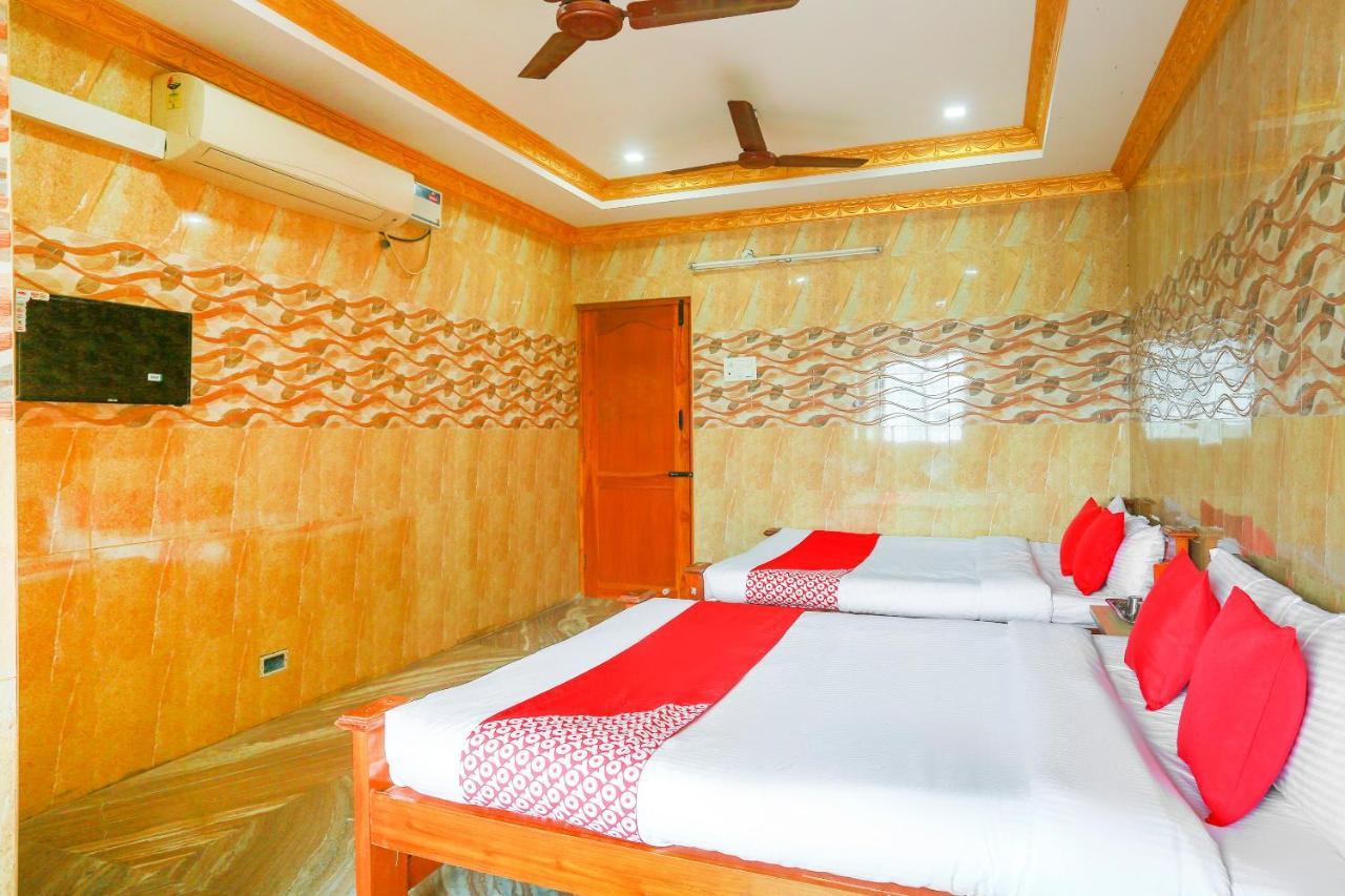 Oyo 68796 Shanthi Mahal Madras Buitenkant foto